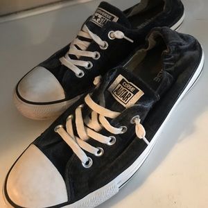 Women’s sz11 velour elastic back converse
